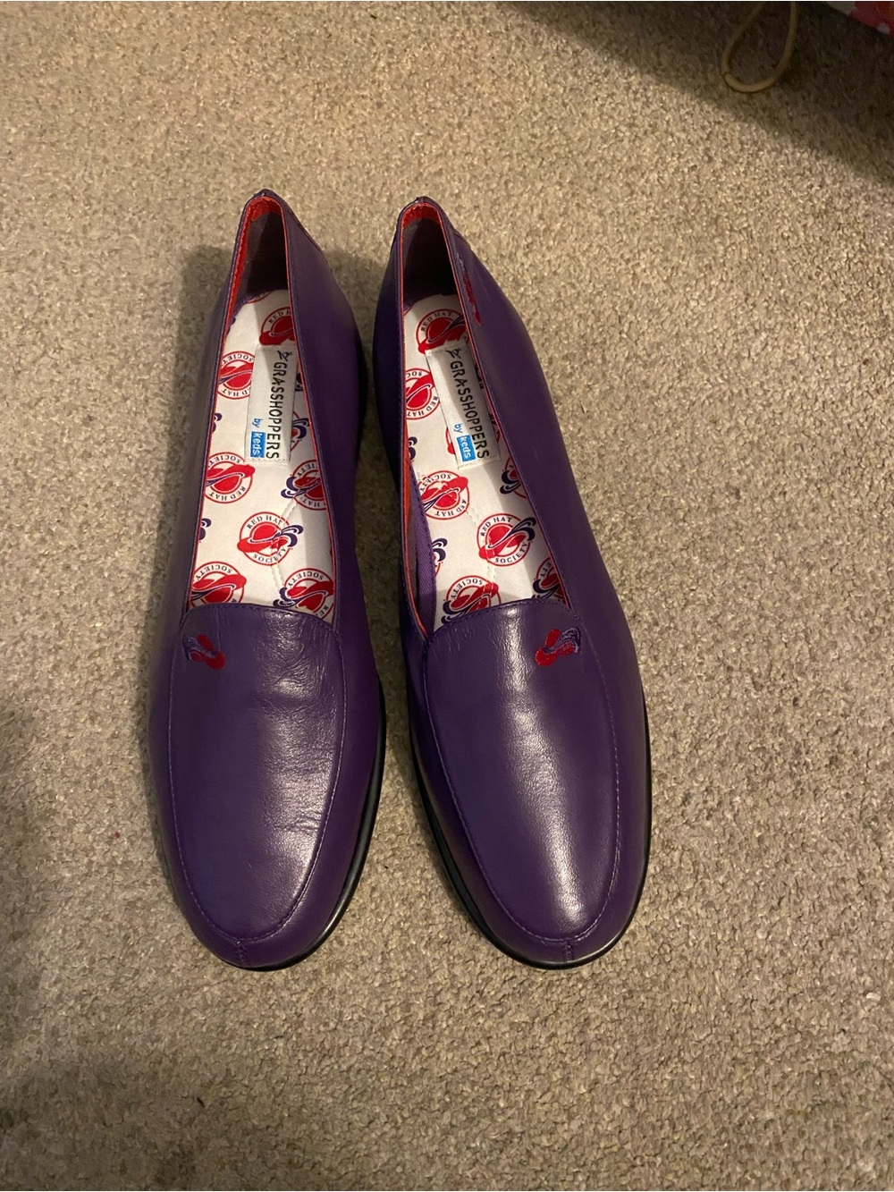 RED HAT ❤️💜Grasshoppers Purple Leather Slip-On Loafers with Red Stitch Detail